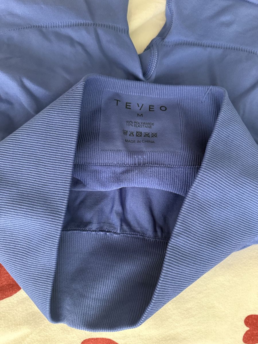 Teveo Leggings: Kurze Sporthosen mit Scrunch Teveo – Nuovo (secondo la descrizione) da Unterägeri venduto da ann_x8pf 2