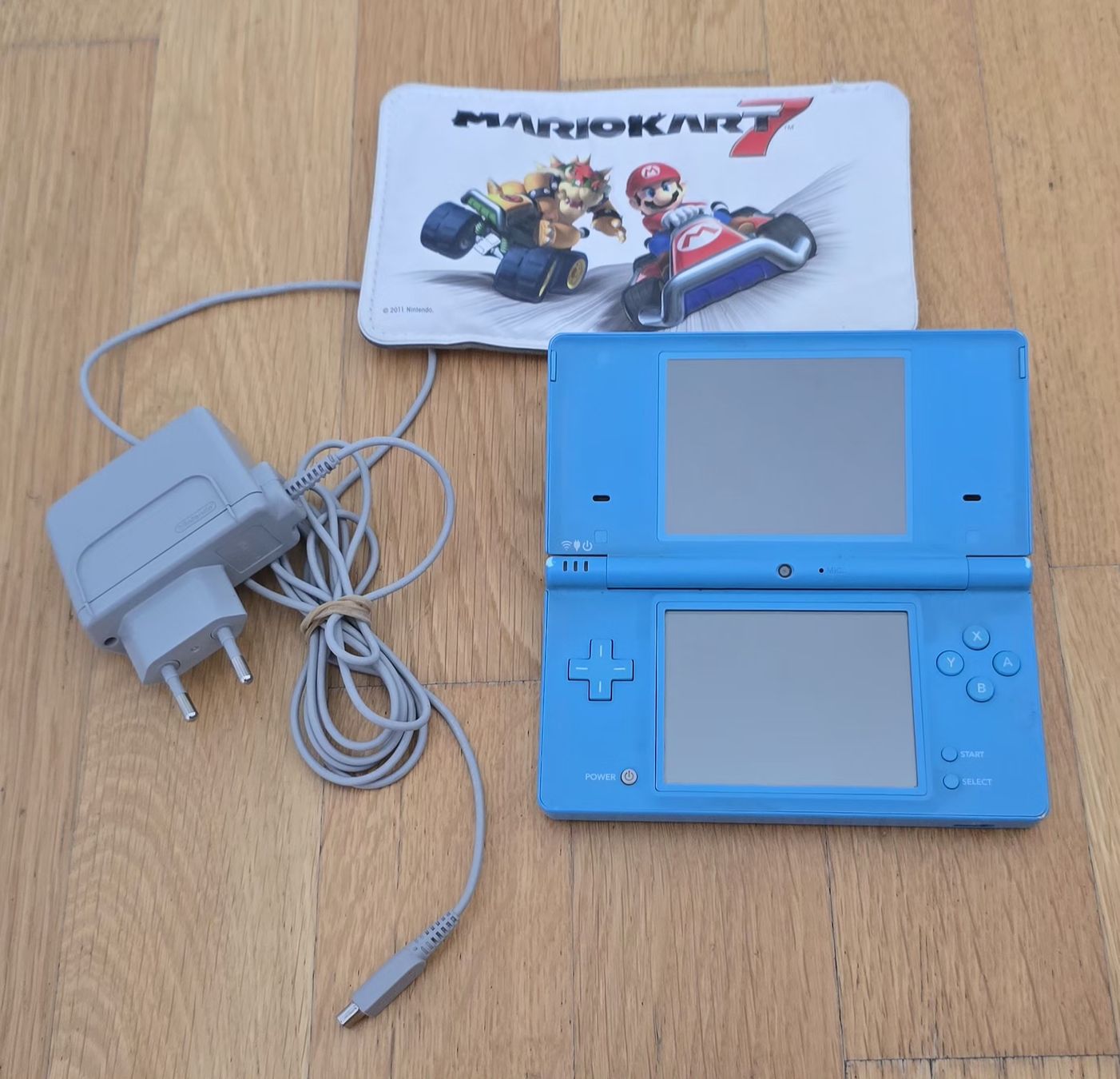 Nintendo Konsolen: Nintendo DS Lite bleue avec chargeur – Gebraucht aus Genève von MariaS2 1