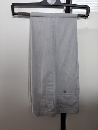Neue Bundfaltenhose von Esprit in Grau Grösse 38