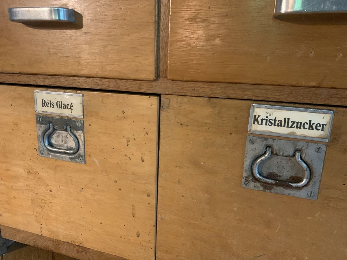 Allestimento di negozi e stand fieristici: Sideboard / Krämertheke – Usato da Biel/Bienne venduto da Munzi007 1
