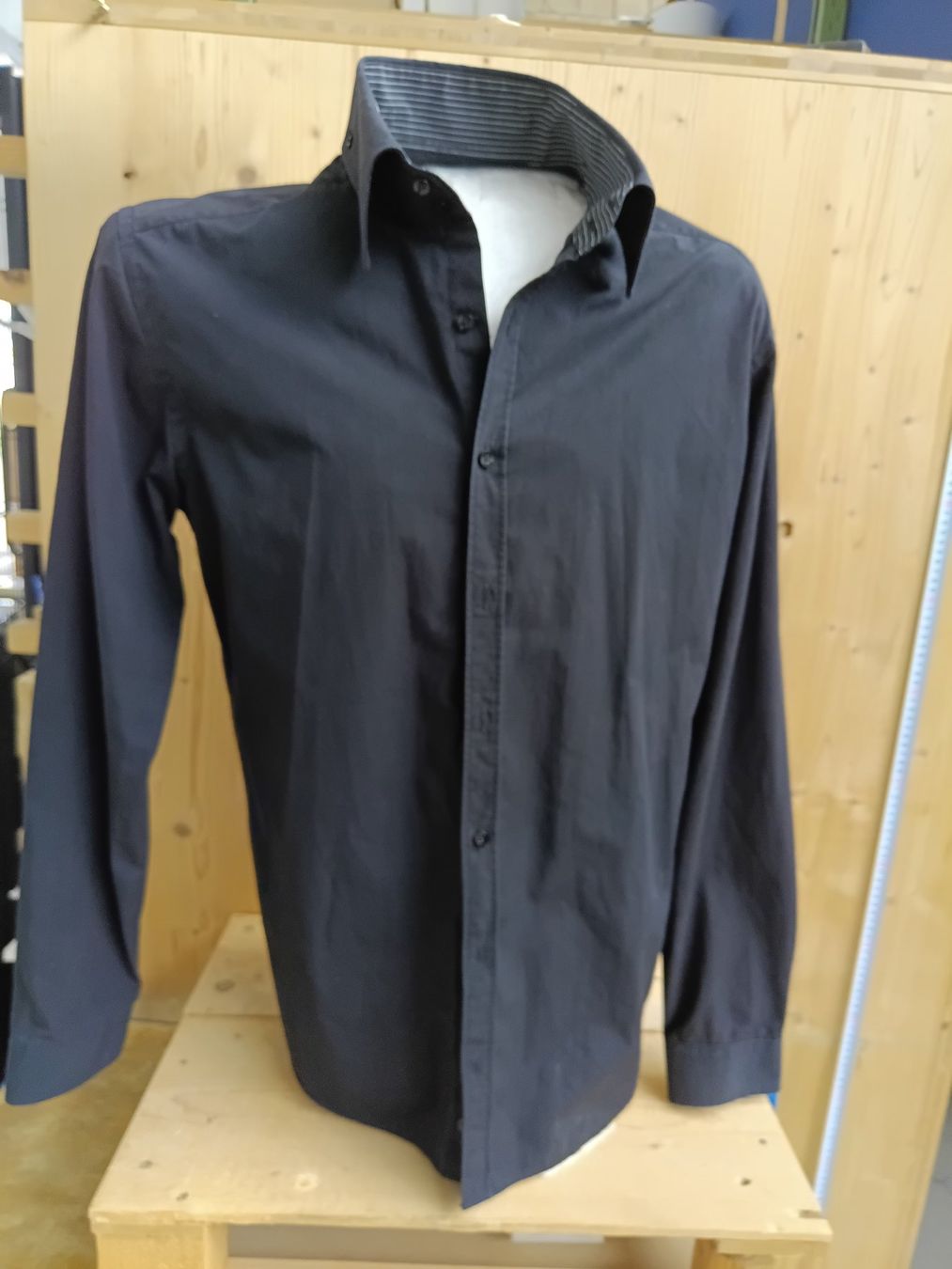 C&A Camicie: Schwarzes Hemd Angelo Litrico Gr. M – Usato da Wängi venduto da Ladys_First