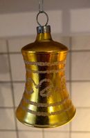 Ältere, Goldfarbene Glocke aus Glas mit Glitzer-Deko