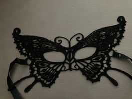 Schmetterling, schwarze Spitzen Maske / Augen zum Binden