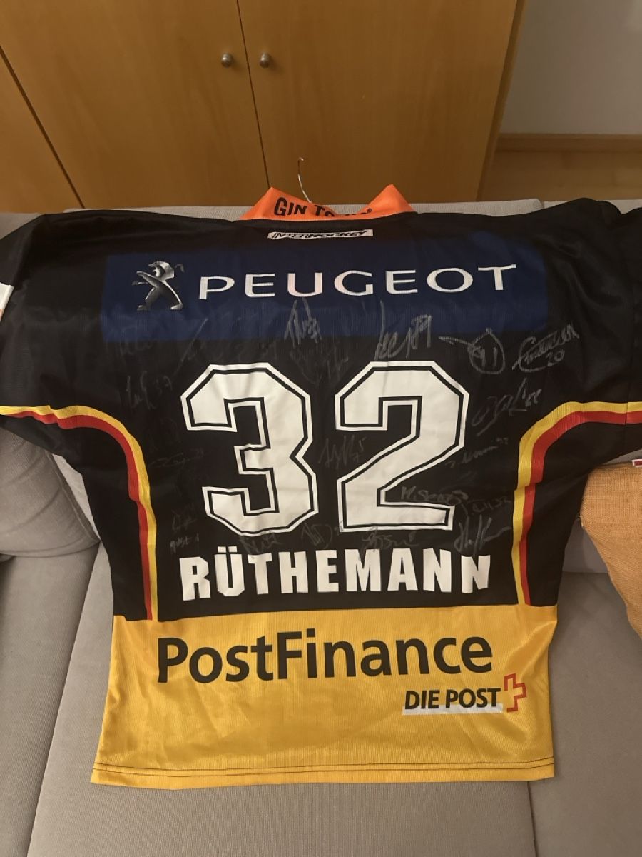 Leibchen & Hosen: Sc Bern 2010/2011 – Gebraucht aus Morbio Inferiore von Ecod 4