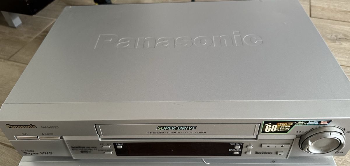 Panasonic Registratori: Panasonic NV-HS820 VHS Rekorder – Usato da Niederhasli venduto da Goldfinge0 2