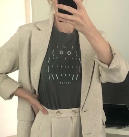 Hakro graues T-Shirt mit Roboterprint Größe XS/S Qualität