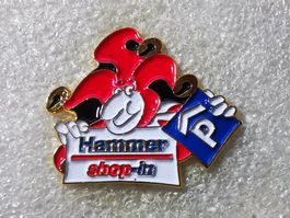 Ansteckpin 98: Hammer Shop In