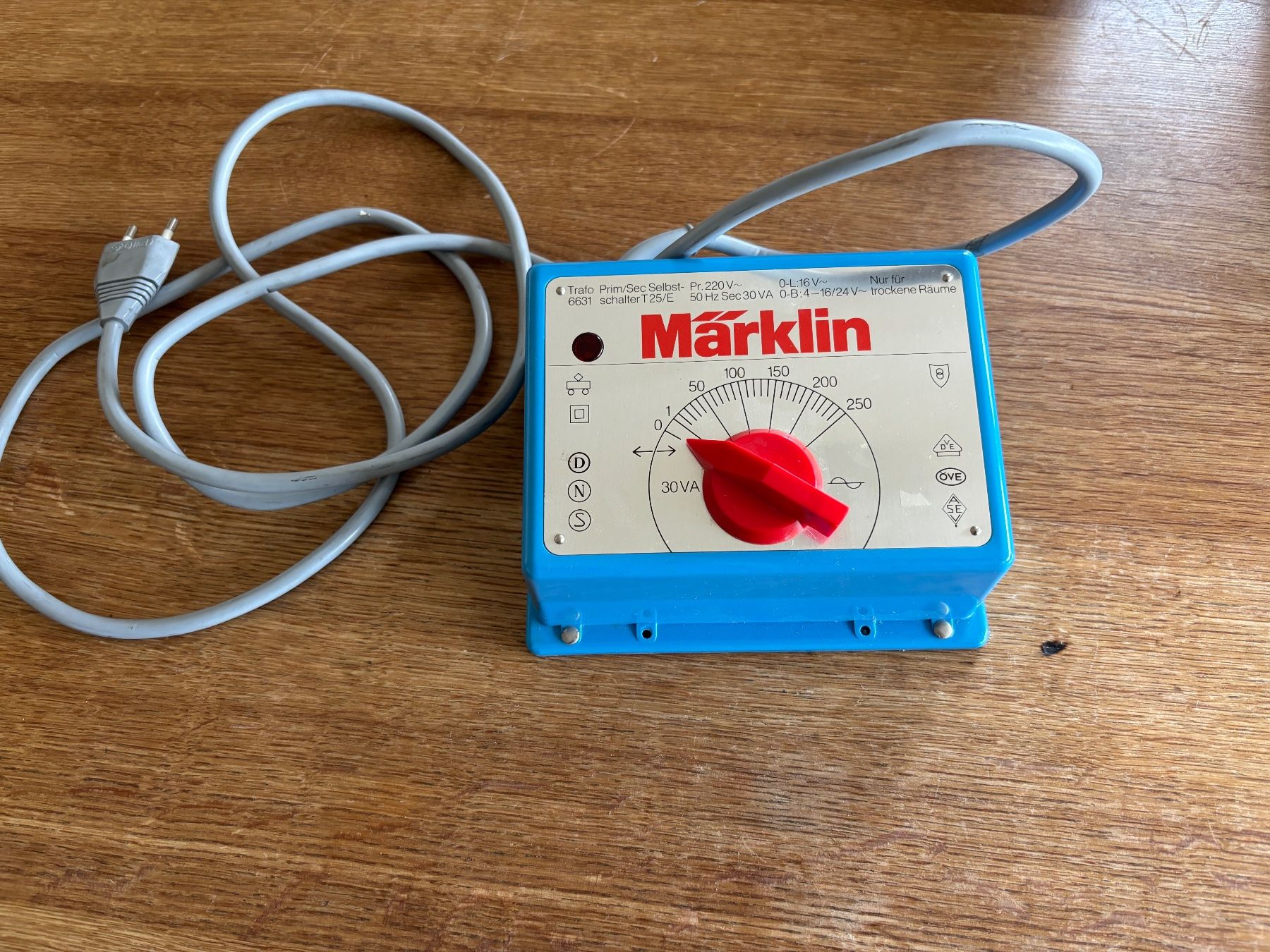 Märklin Modellini di ferrovie: Märklin Trafo 6631 Transformer – Usato da THERWIL venduto da Fcbbasel