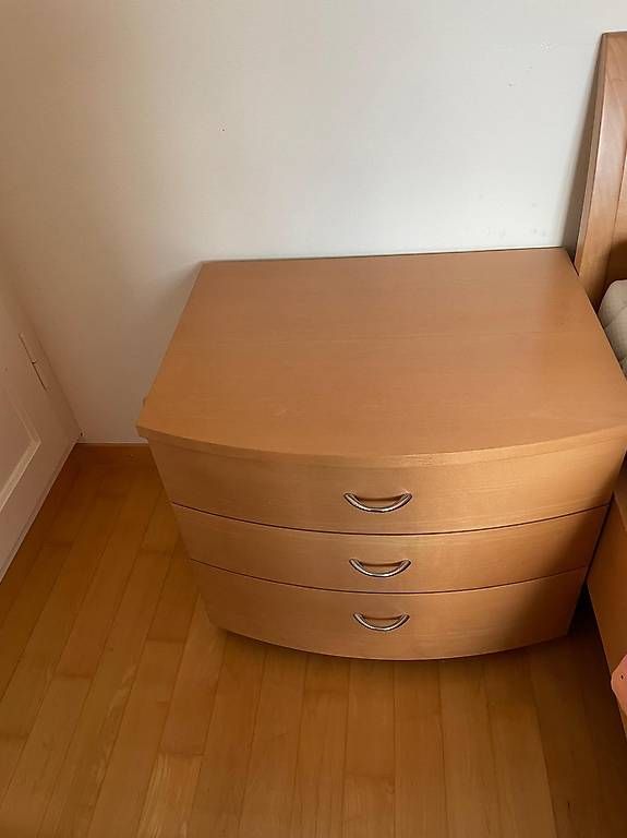 Kommoden: Nachttisch Kommode mit 3 Schubladen Holzoptik – Gebraucht aus Zug von Schwenggeler