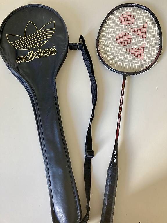 Yonex Racchette: Yonex Badminton Racket – Usato da Luzern venduto da and_2hbf 3