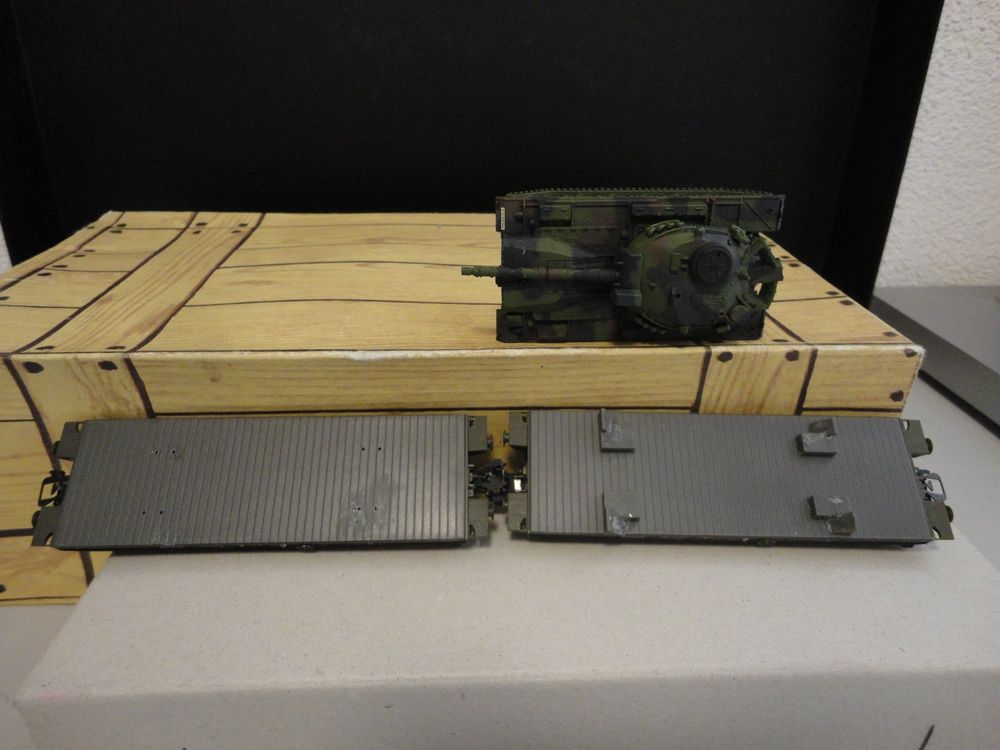 Märklin Militär Schwerlastwagen mit Panzer DB H0 (Gebraucht) in Berikon ...
