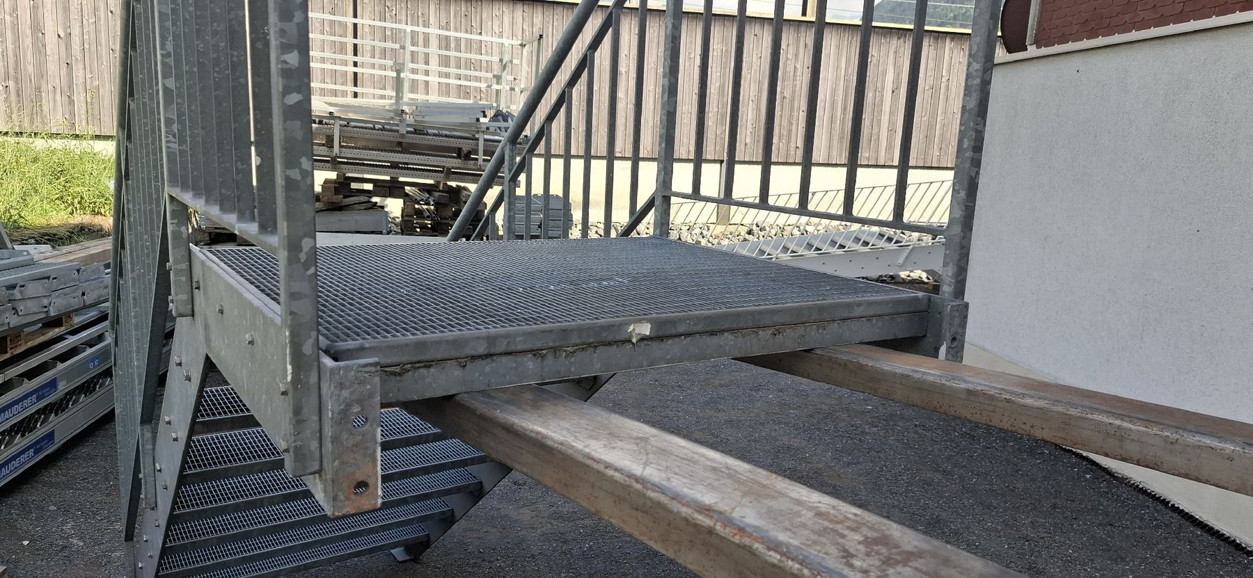 Scale: Treppe mit Geländer und Podest – Usato da Reichenbach i. K. venduto da Wskorpion 3