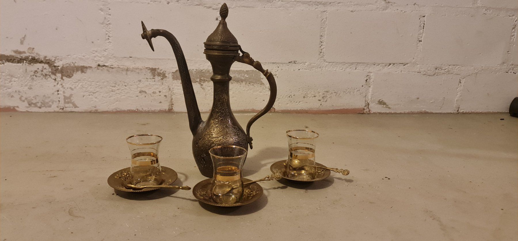 Teiere: orientalische Teekanne massiv Messing – Usato da Wallbach venduto da Ramsesv 1