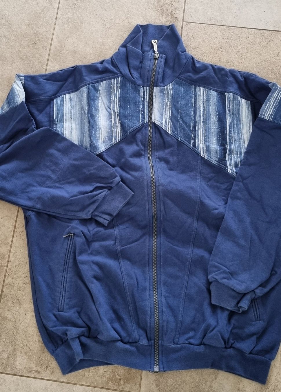 Lotti di vestiti: Kleiderpaket gr.50 – Usato da Grossdietwil venduto da GNOM313 7