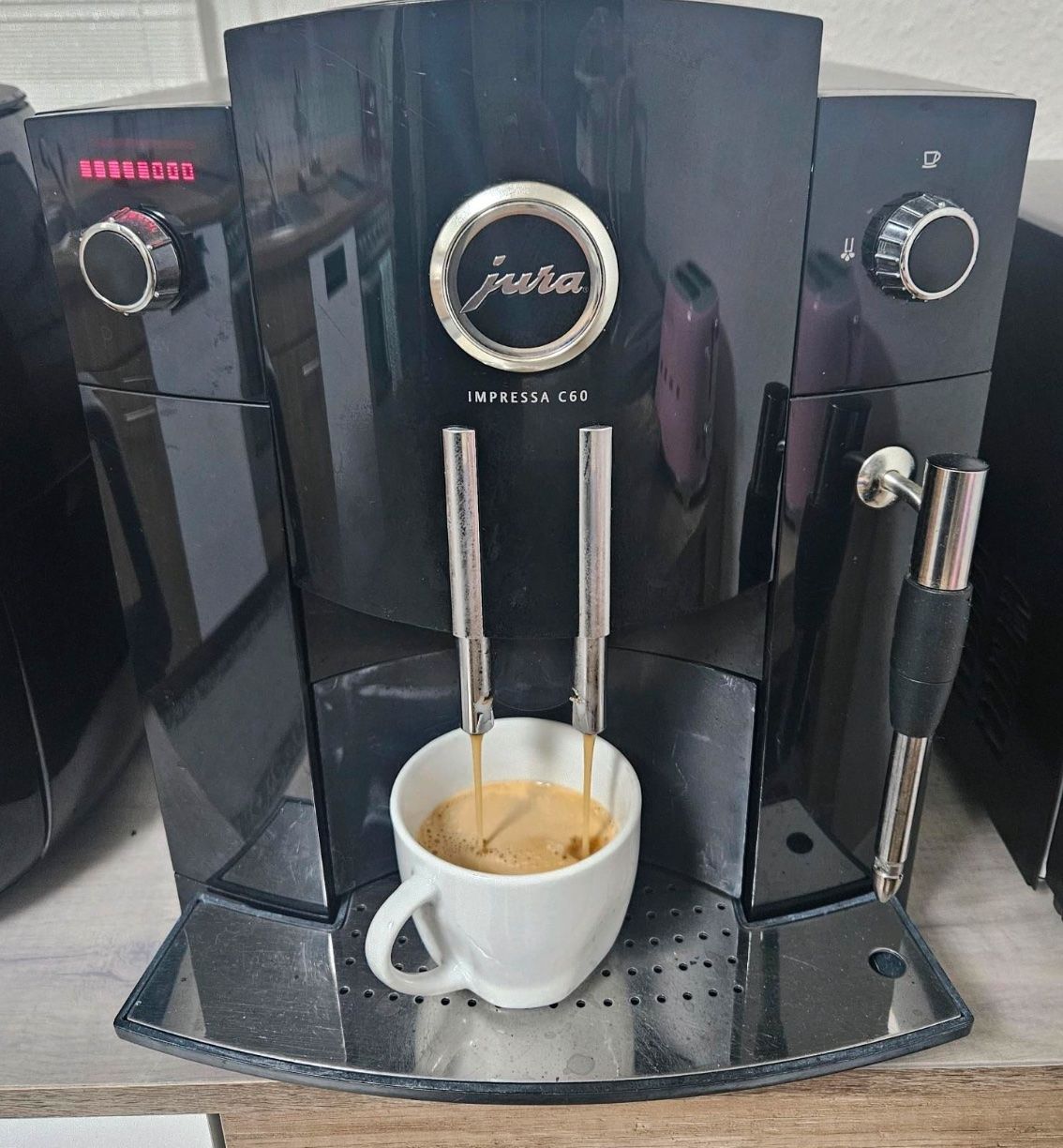 Jura Kaffeemaschinen & Espressomaschinen: Jura Impressa C60 Kaffeevollautomat – Gebraucht aus Wängi von mak_57tm 1