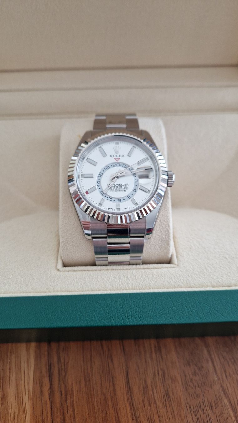 Rolex Orologi: Rolex Sky-Dweller mit weissem Zifferblatt – Nuovo (secondo la descrizione) da Obfelden venduto da Bea26 3