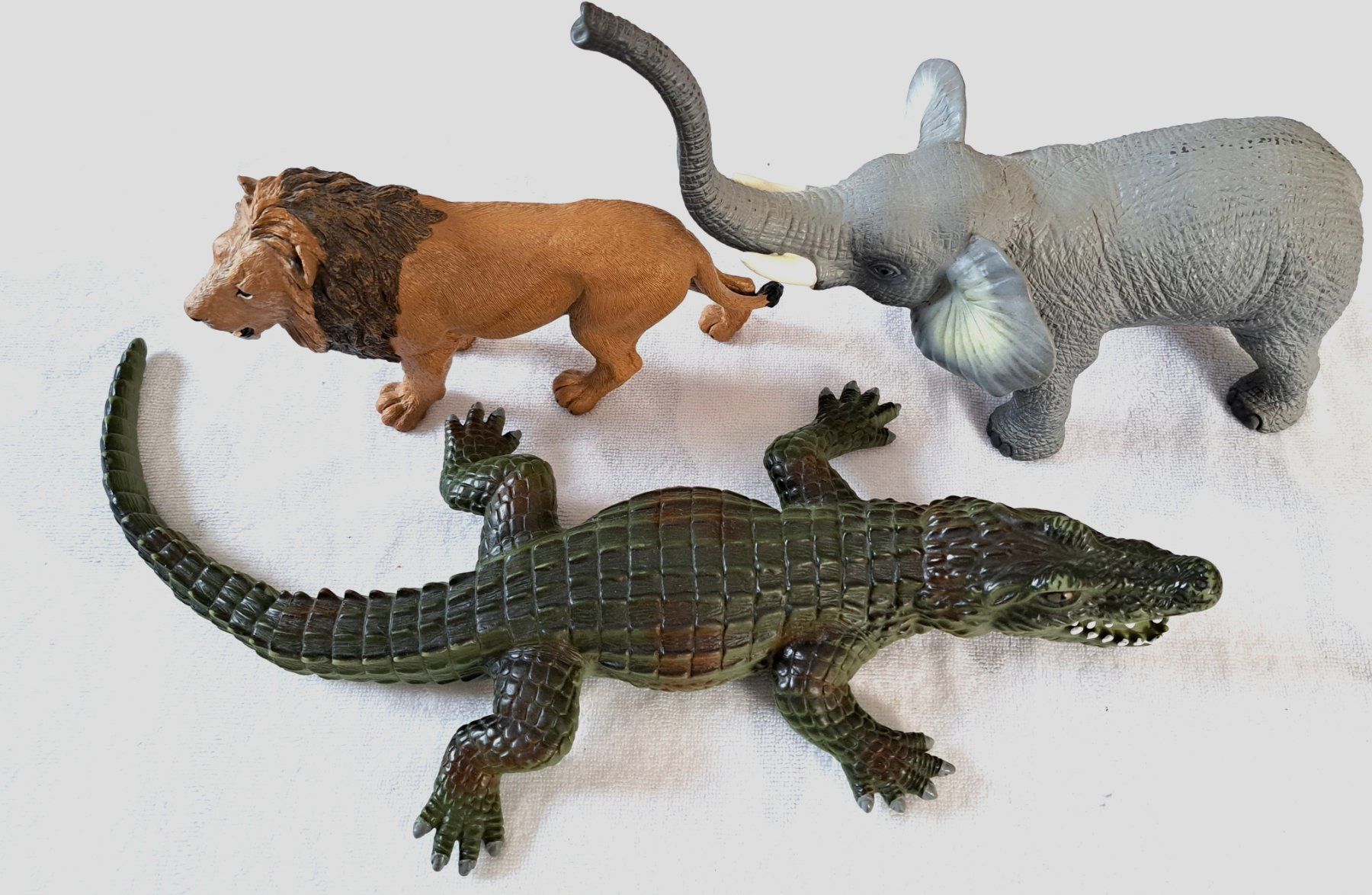 Jouets: 3 grosse Tiere – D'occasion à Uitikon Waldegg par Smeragol