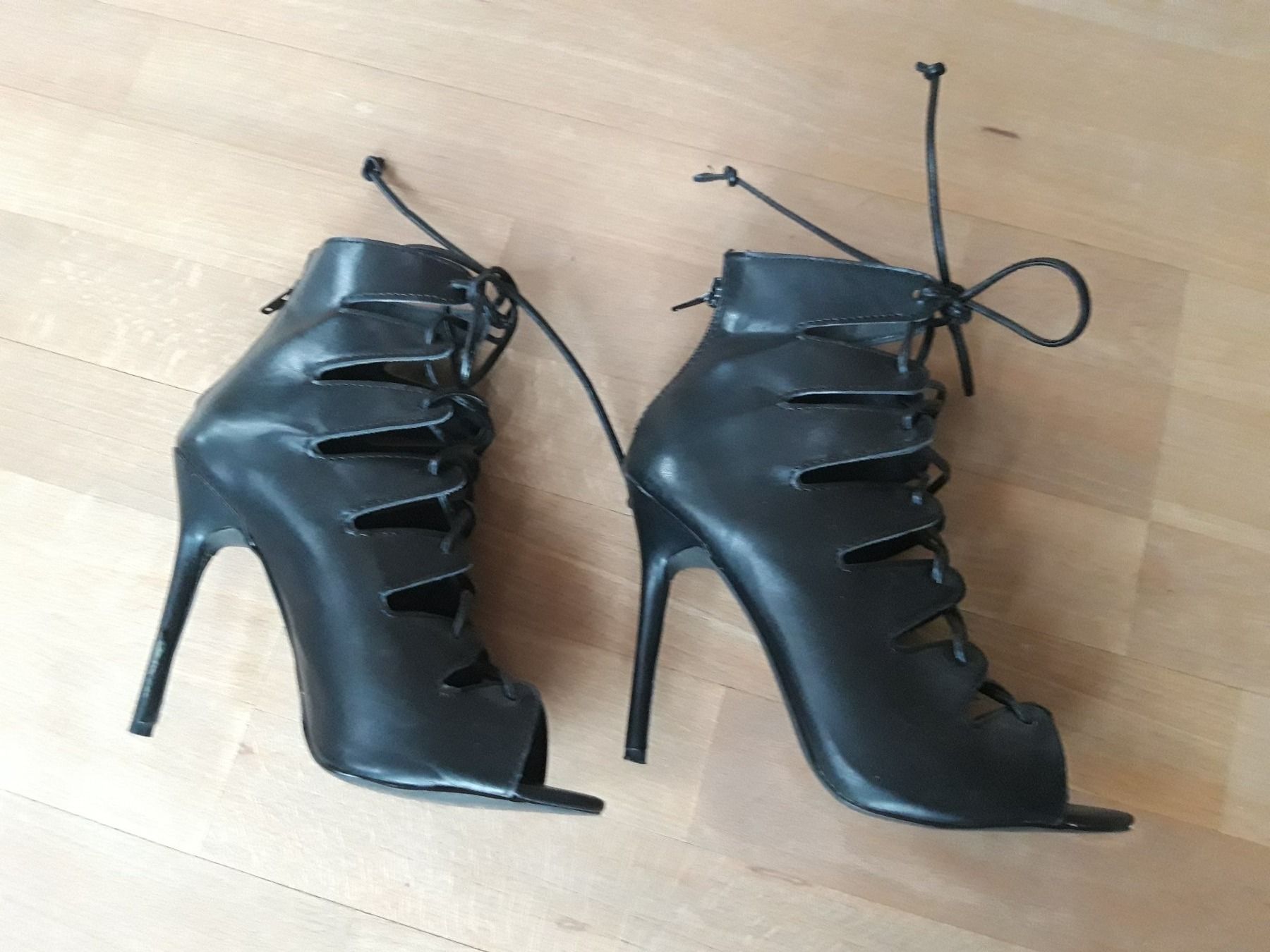 Damenschuhe: Schwarz Sandallen High Heels geschnürrt bequem einzigartig – Gebraucht aus Feuerthalen von tanatha_st 3