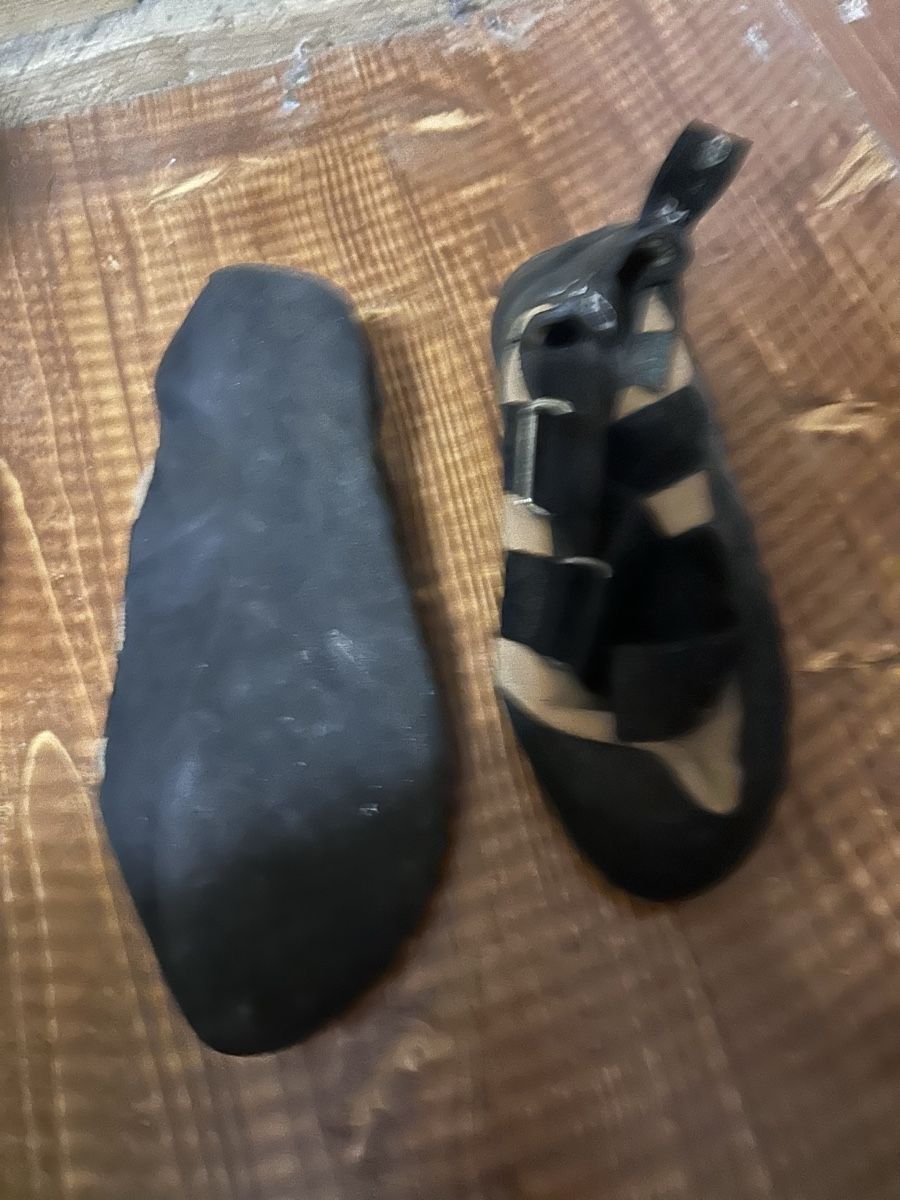 Scarpe da uomo: Chaussons escalade Five Ten noirs etat utilise – Usato da Le Châble VS venduto da Audi_1902 3