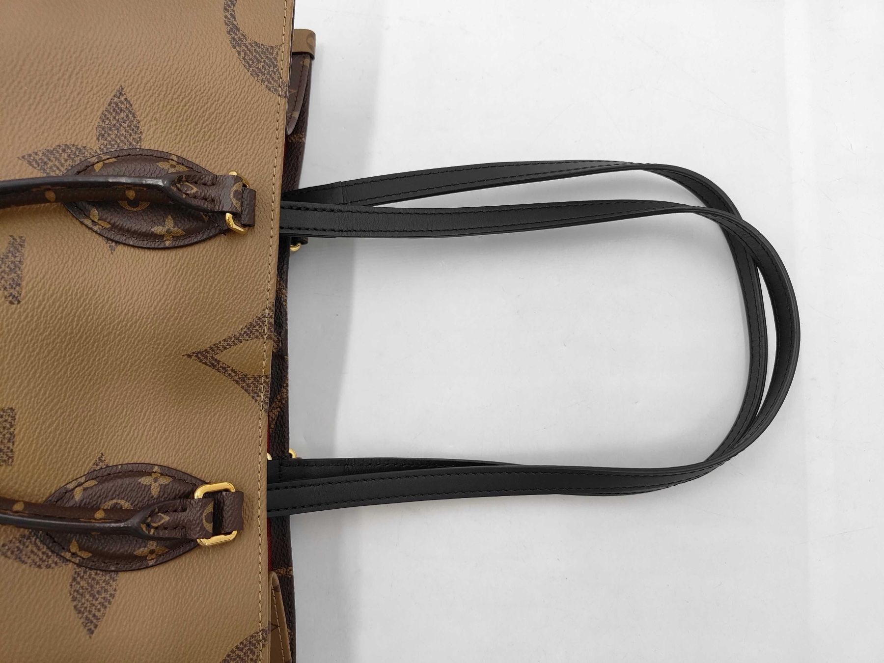Louis Vuitton Borse da donna: Louis Vuitton OnTheGo GM Giant Monogram Reverse – Usato da St. Gallen venduto da Love_Luxury 2