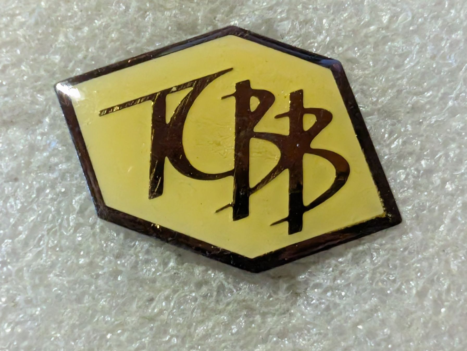 Placchette & Badge: Ansteckpin 126: KBB – Usato da Oppligen venduto da Pin-Fall-Shop