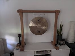 Gong mit Holzgestell von Meinl