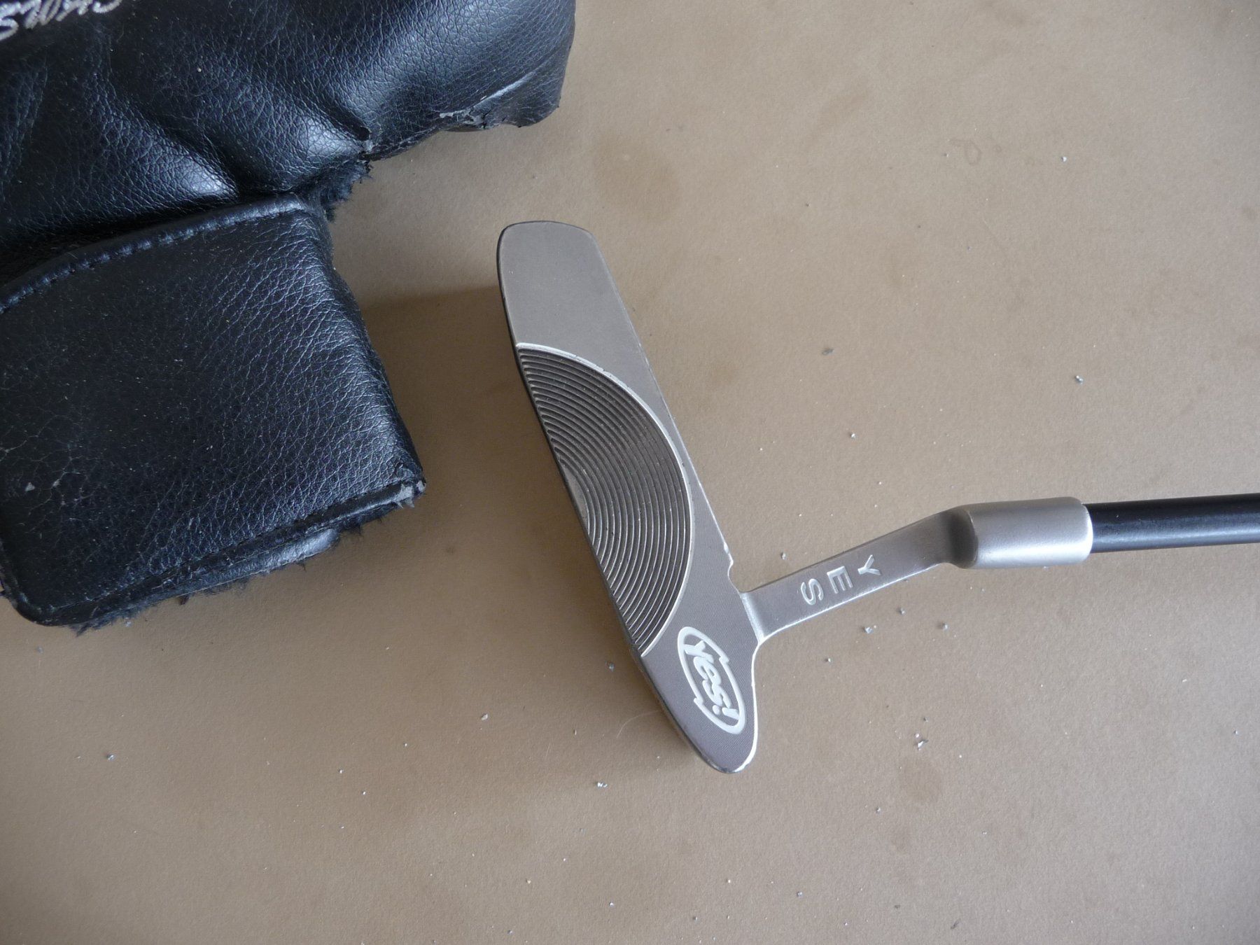 Clubs & Sets: Spezial Putter rechte Hand von YES – D'occasion à Gebenstorf par Samum