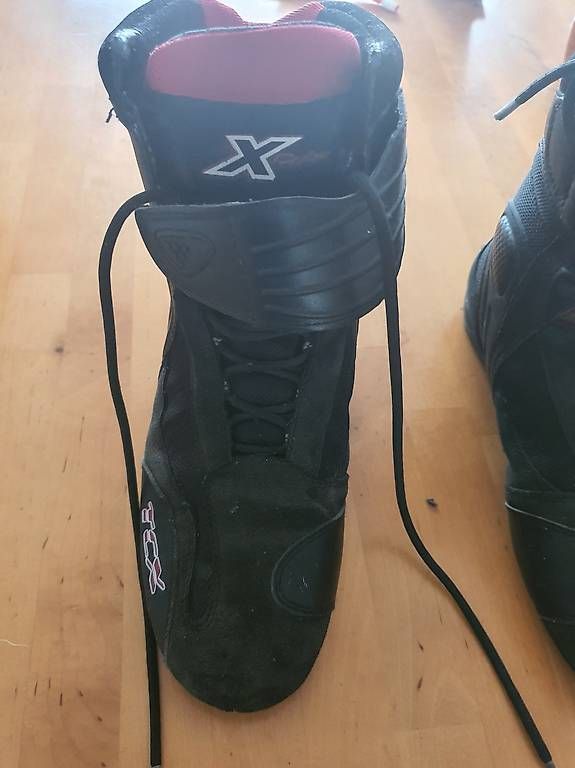 Scarpe da uomo: Töffschuhe Gr. 40 – Usato da Uttigen venduto da secret13 2