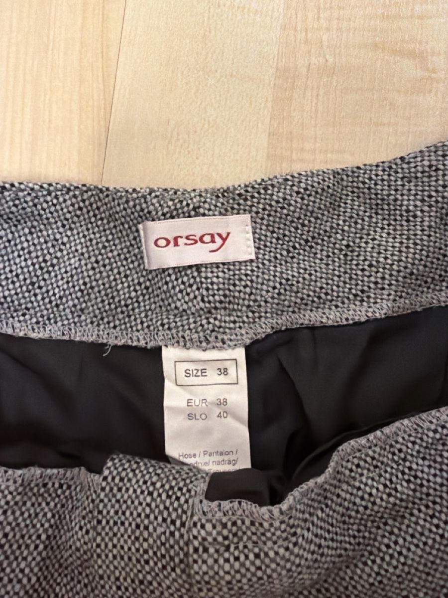 Zara Lotti di vestiti: Shorts Damen – Usato da Bassersdorf venduto da em_mik18 2