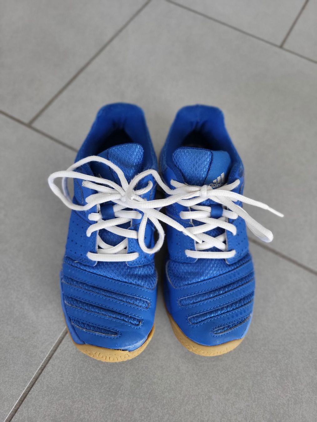 Adidas Schuhe für Jungen: Adidas Hallenschuhe gr. 32 – Gebraucht aus Boswil von i12i 3