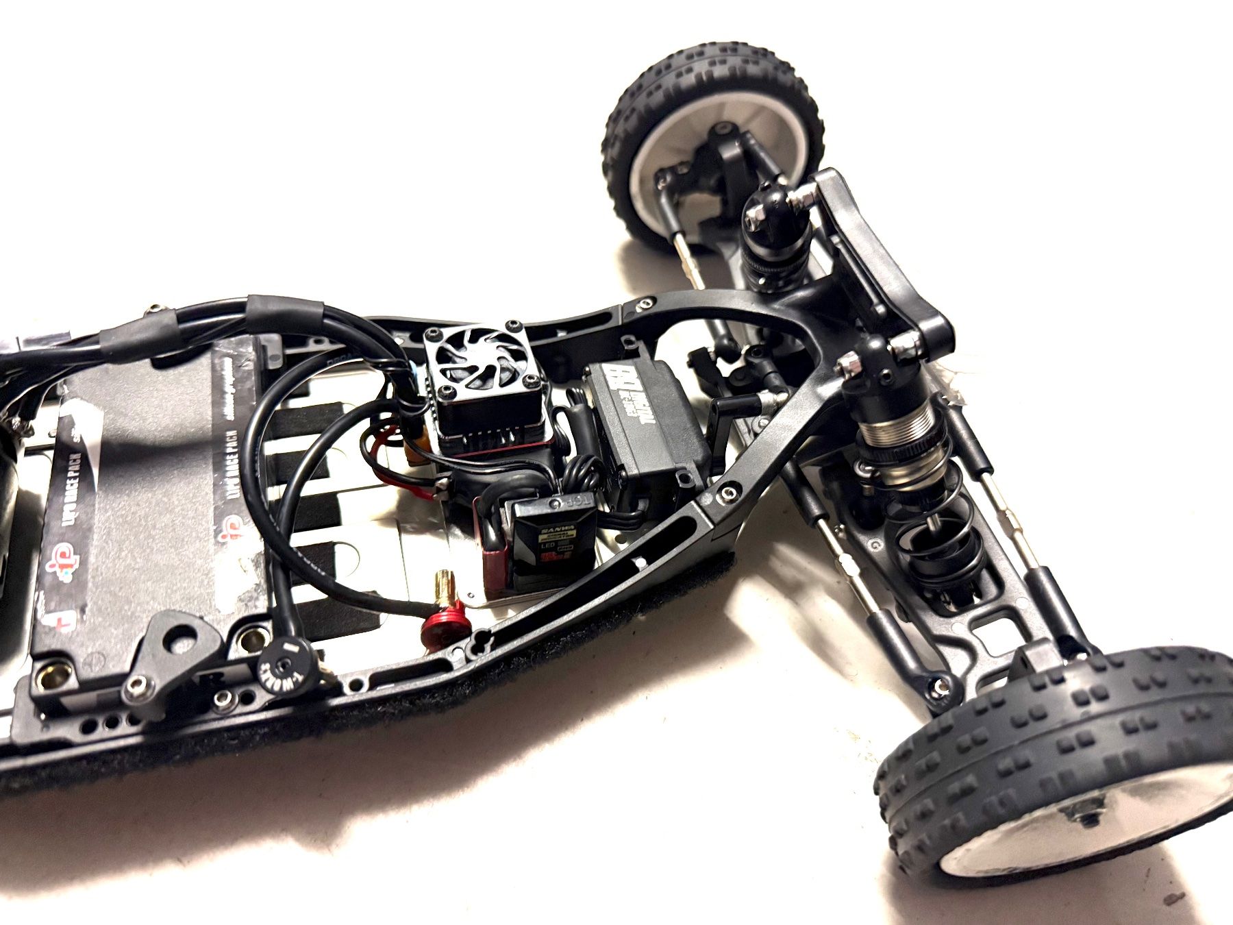 XRay Modellismo RC: XRAY XB2 2025 ÉDITION CARPET – Usato da Yverdon-les-Bains venduto da Fijo-rc 6