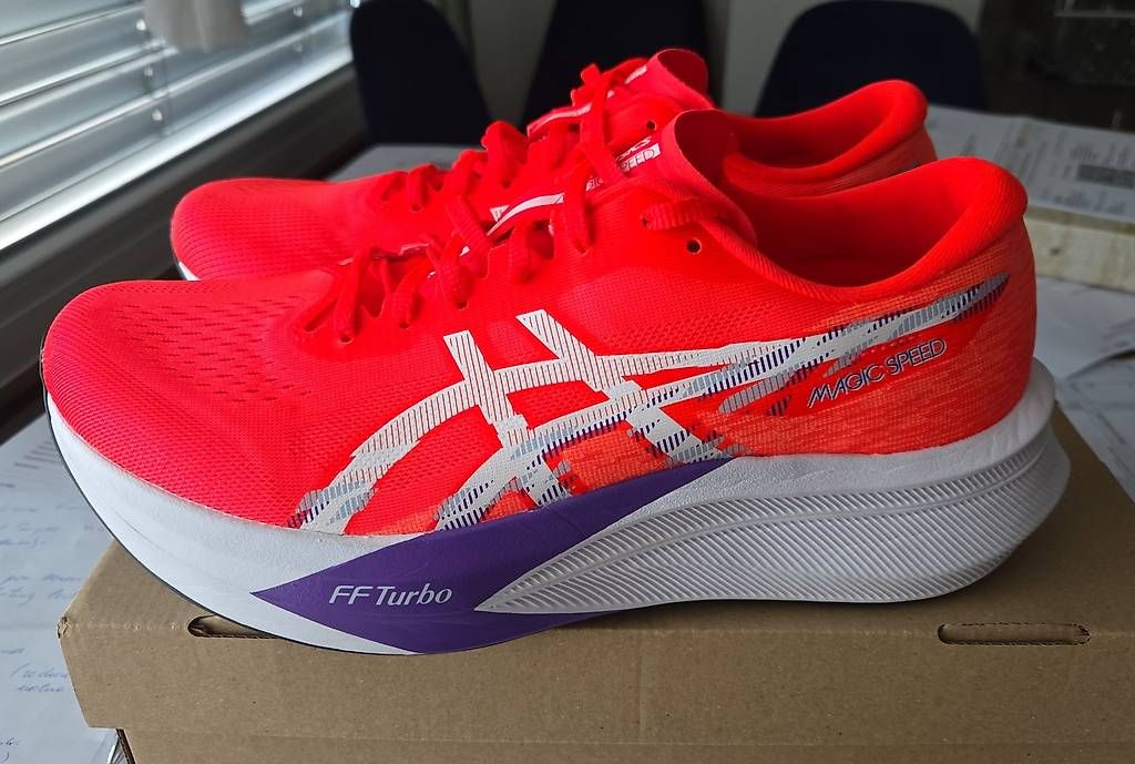 Scarpe da uomo: Asics Magic speed 4 neuves taille 44.5 – Usato da Hauterive NE venduto da Markus770 3