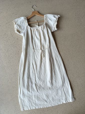 Brazilianisches Leinenkleid für einen schönen Sommer
