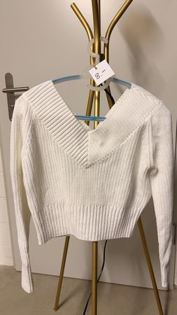 Schicker weisser Pullover, V-Ausschnitt, Grösse S, ideal für