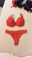 Roter Damen Bikini gerippt – zweiteilig