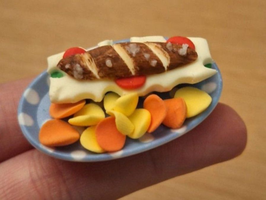 Case e mobili per bambole: Puppenhaus Laugenstangen Sandwich – Nuovo (secondo la descrizione) da Zürich venduto da HandmadeTinyFood