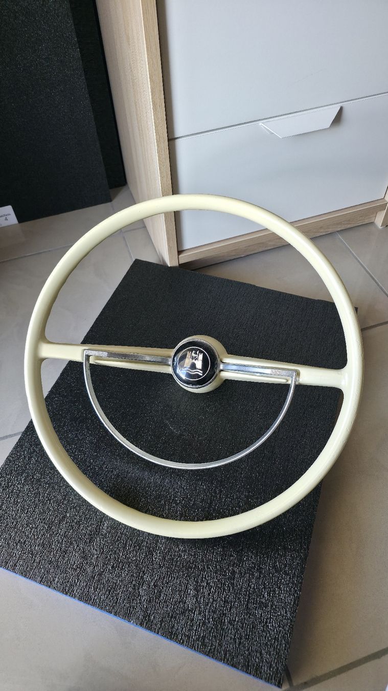 Volkswagen Tutti pezzi di ricambio auto: Volant vw coccinelle – Usato da Riaz venduto da chalan77