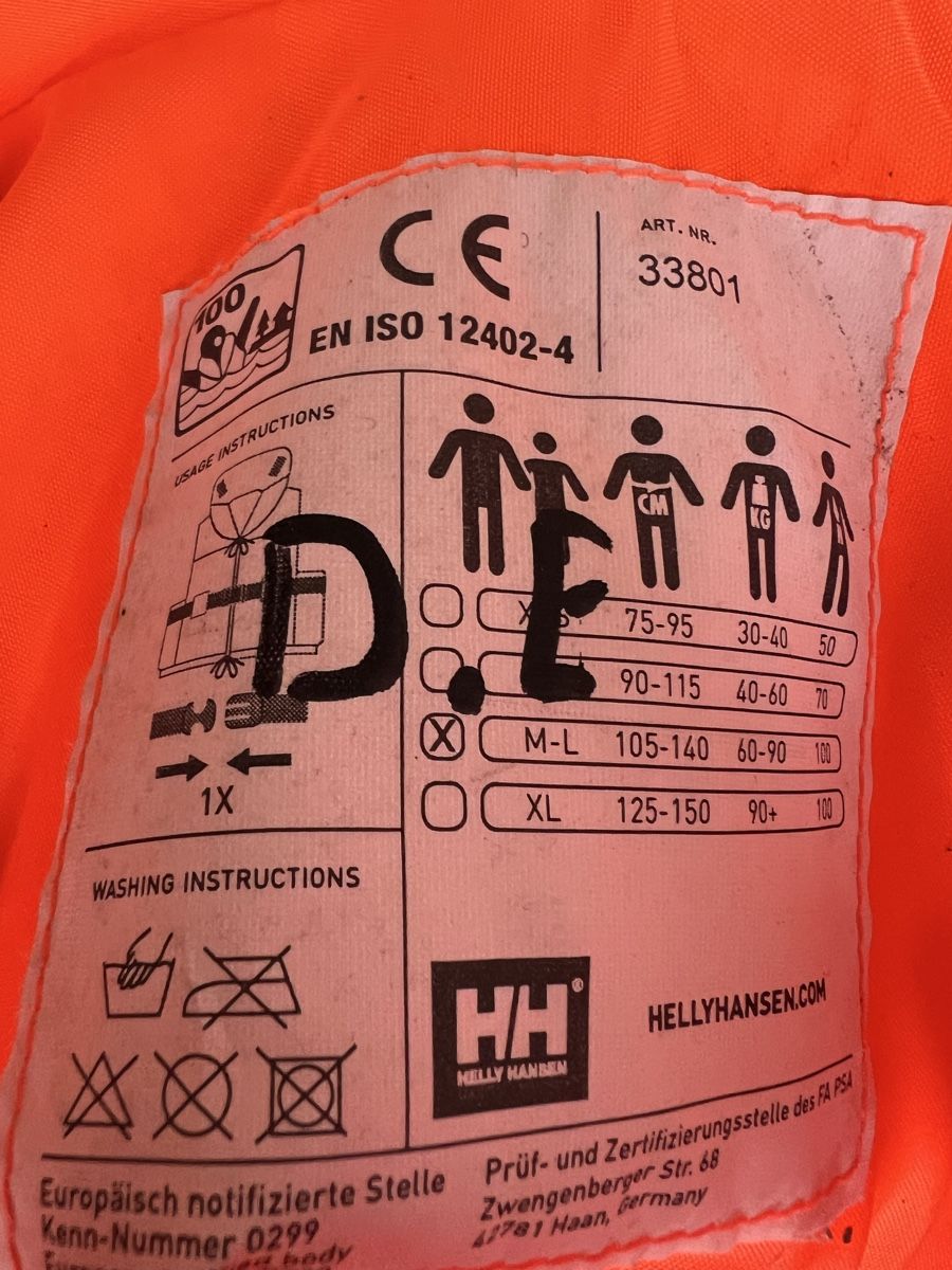 Helly Hansen Gilets de sauvetage: 3x Helly Hansen Rettungswesten – D'occasion à Aarburg par Jessica. 2