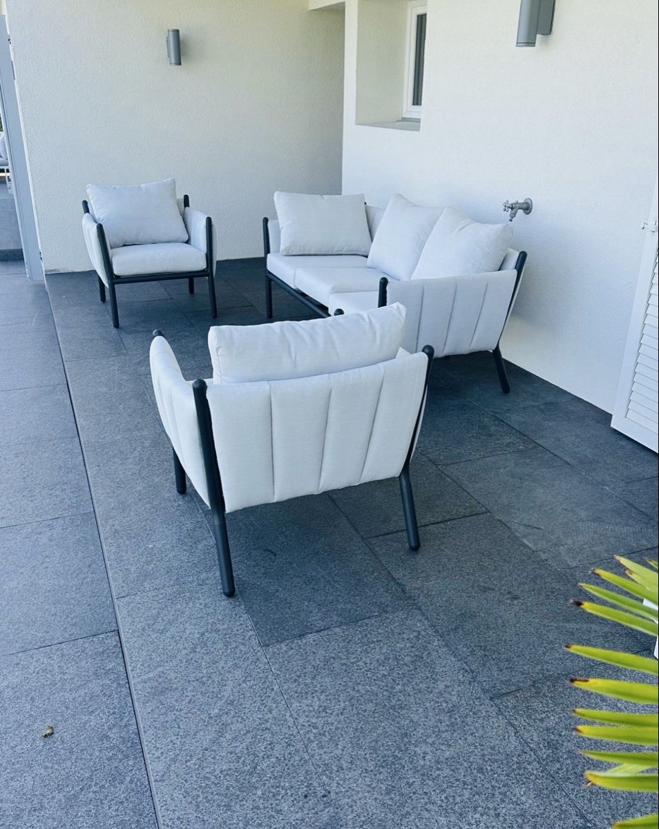 Sofas: Moderne Gartenlounge mit edlem Touch – Gebraucht aus Wollerau von 20sunny09 1