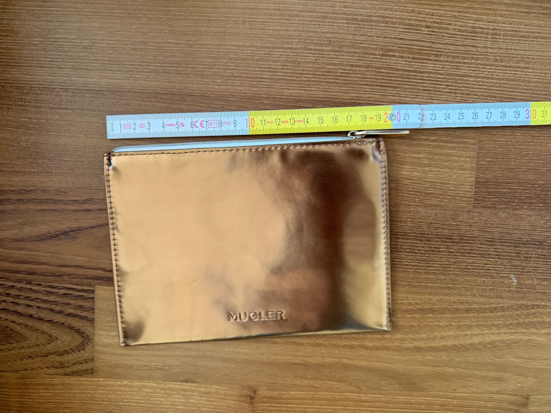 Mugler Custodie per cosmetici: Kosmetiktasche Mugler goldfarben – Usato da Buchs SG venduto da VintageHomeCH 4