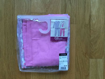 1 Pyjama/Schlafanzug Mädchen Grösse 116