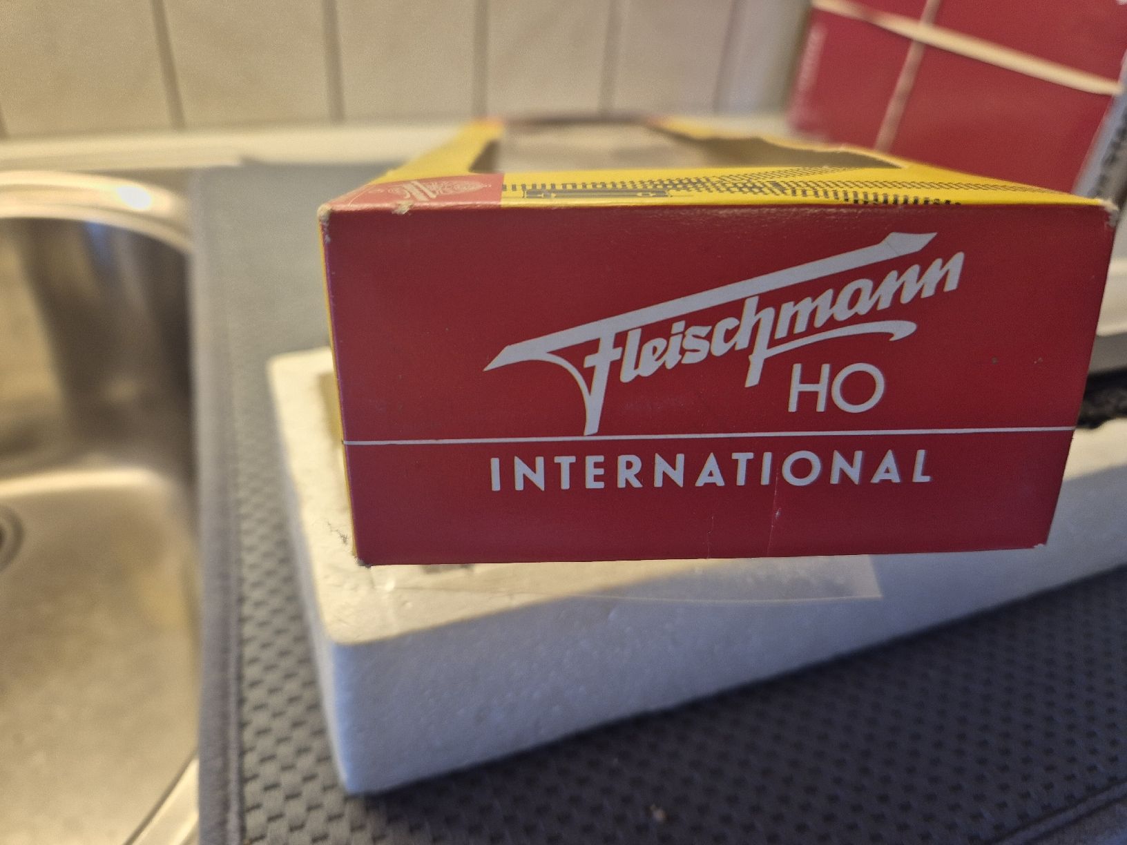 Fleischmann Modellini di ferrovie: Fleischmann Lok – Usato da Wattenwil venduto da hps_z6w9 1