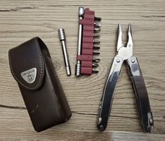 Victorinox Multitool mit Bits und Etui guter Zustand