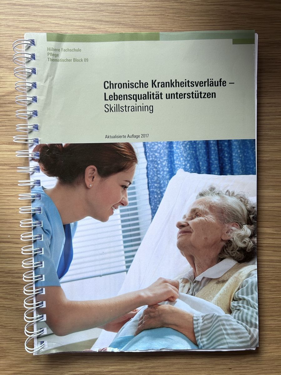 Libri: Höhere Fachschule Pflege Skillstraining Bücher – Nuovo (secondo la descrizione) da Ulisbach venduto da jul_2rpw 8