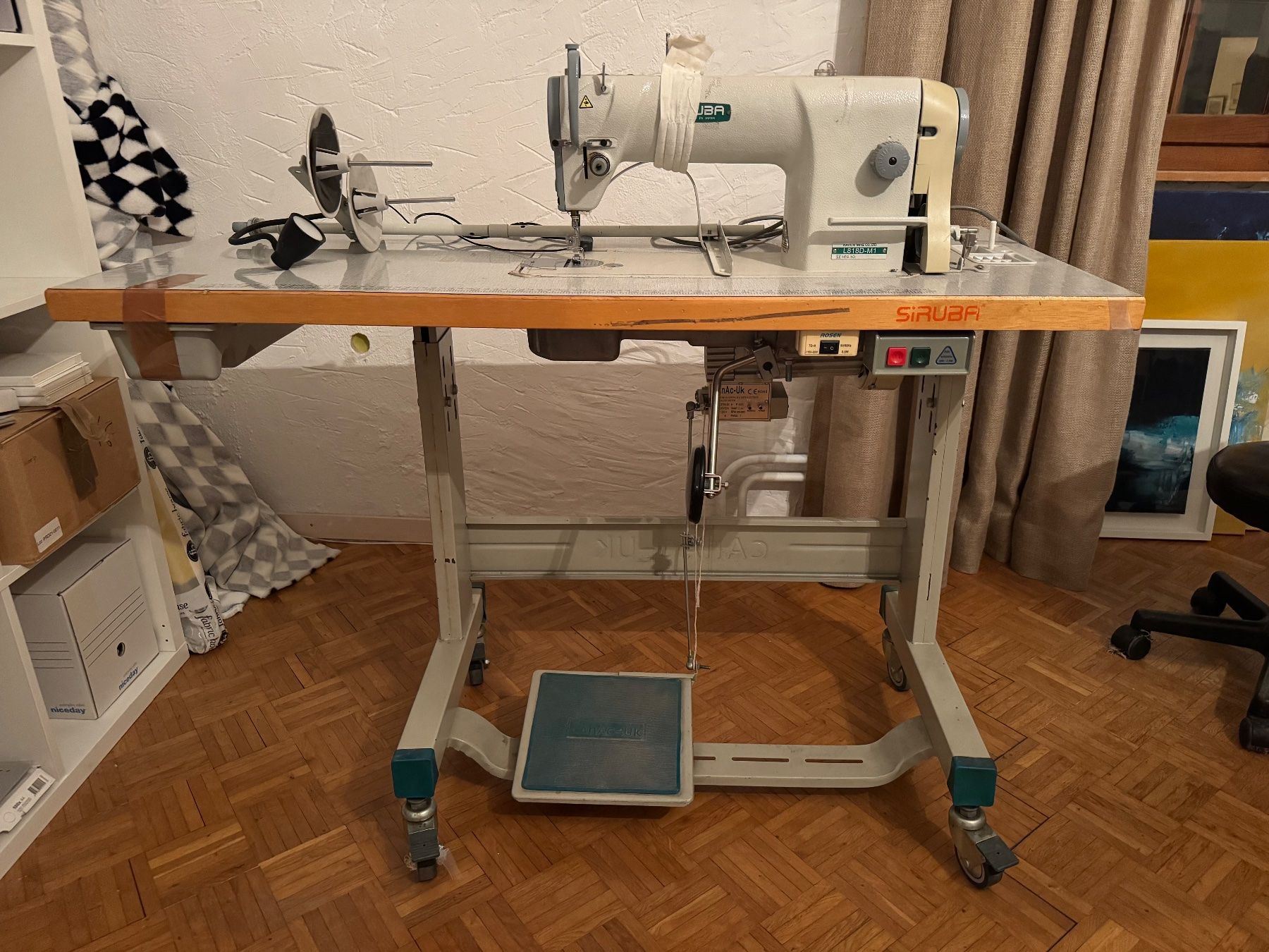 Macchine da cucire: Machine à coudre industrielle – Usato da Perroy venduto da lul_68fh