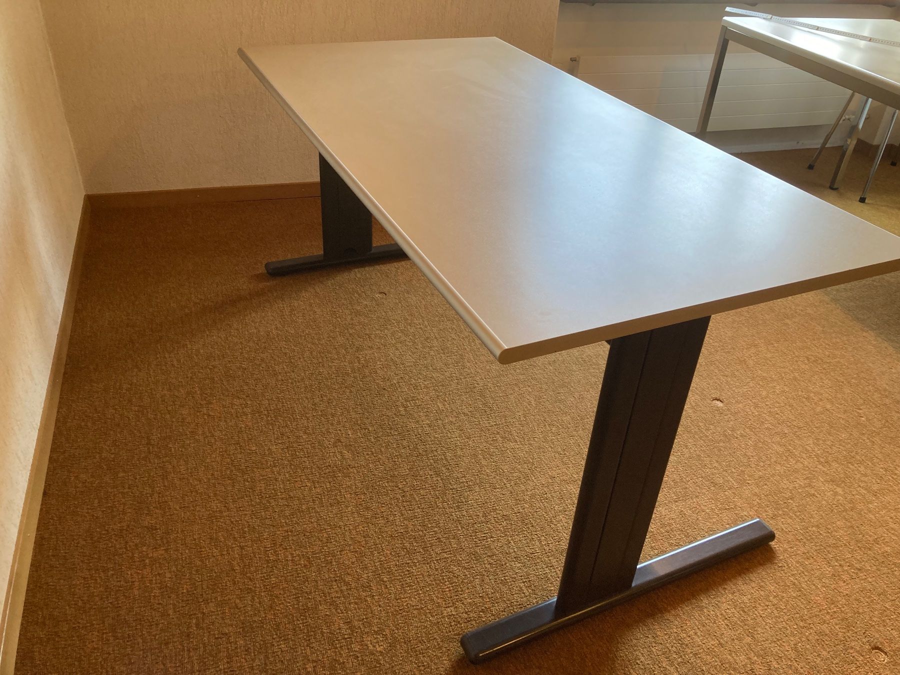 Schreibtische: 1 Bürotisch sehr Stabil – Gebraucht aus Bauma von Dampf63