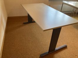 1 Bürotisch sehr Stabil