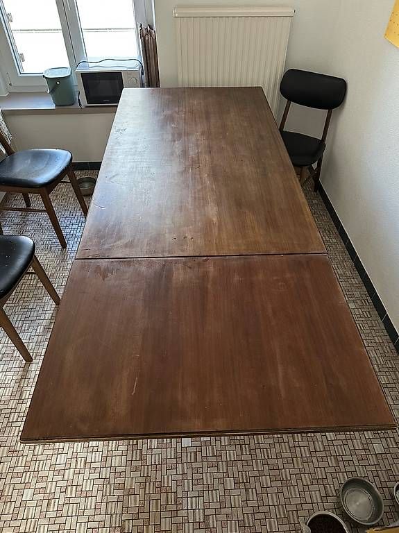 Tavoli: Table – Usato da Delémont venduto da dsaegesser 1