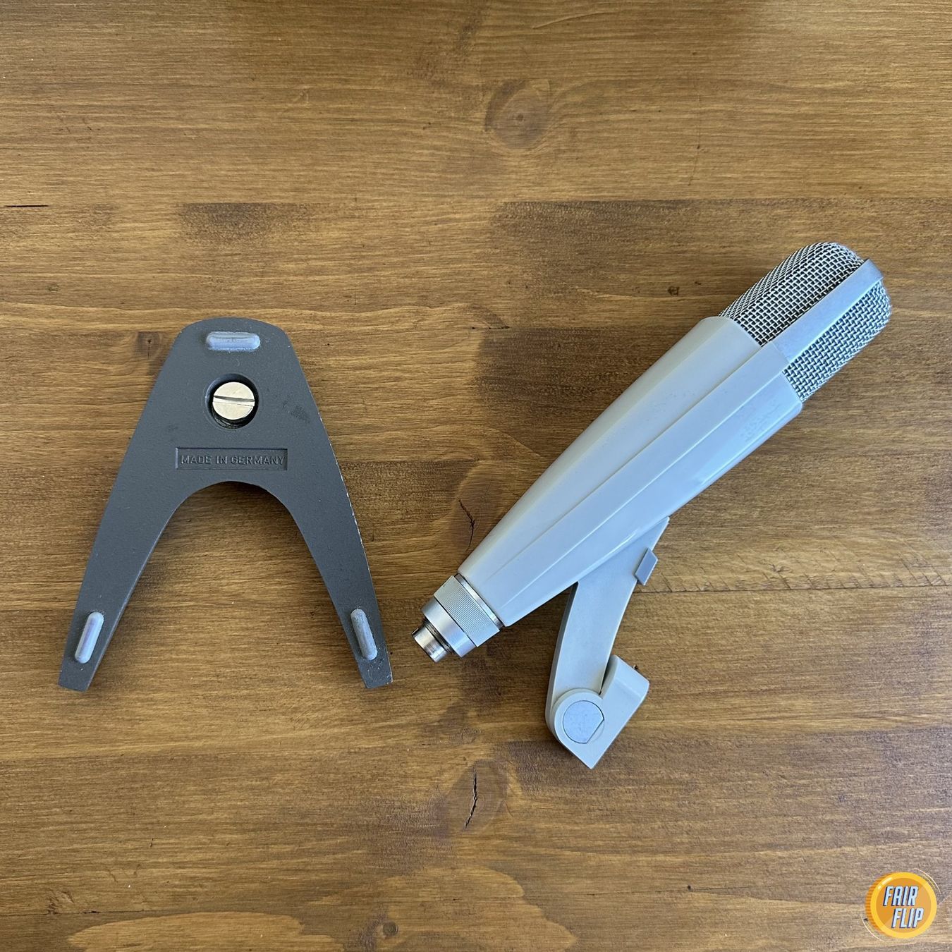 Sennheiser Microfoni: Sennheiser MD 421 Mikrofon mit Tischfuss MZT 421 – Usato da Luzern venduto da fairflip 2