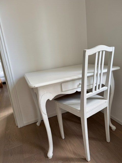 Tavoli: Salontisch antik und weiss bemalt – Usato da Ennetbaden venduto da hirzel5408 1